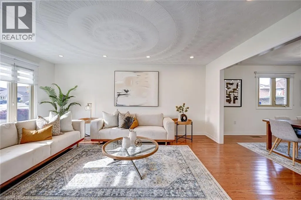 29 NAPOLEON Drive