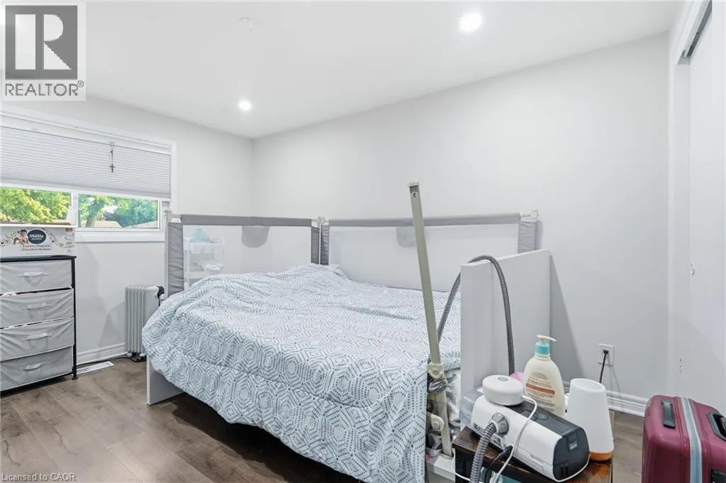 6562 GLENGATE Street Unit# Upper #Upper