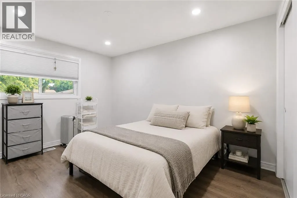 6562 GLENGATE Street Unit# Upper #Upper