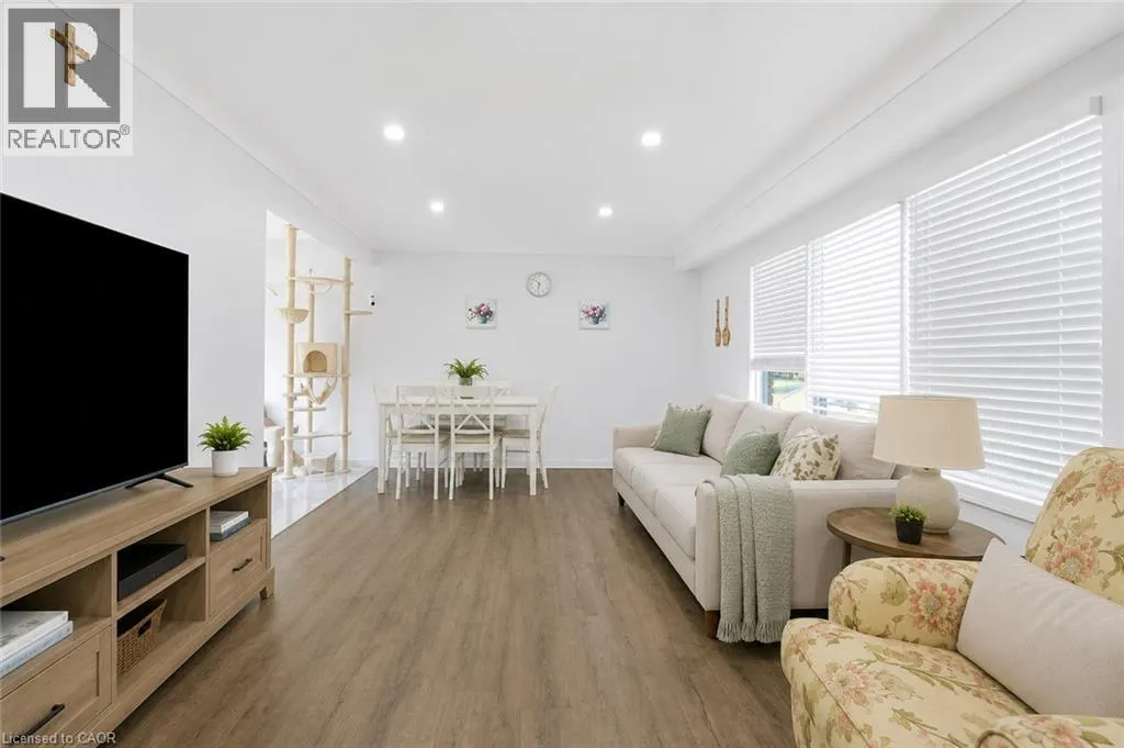 6562 GLENGATE Street Unit# Upper #Upper