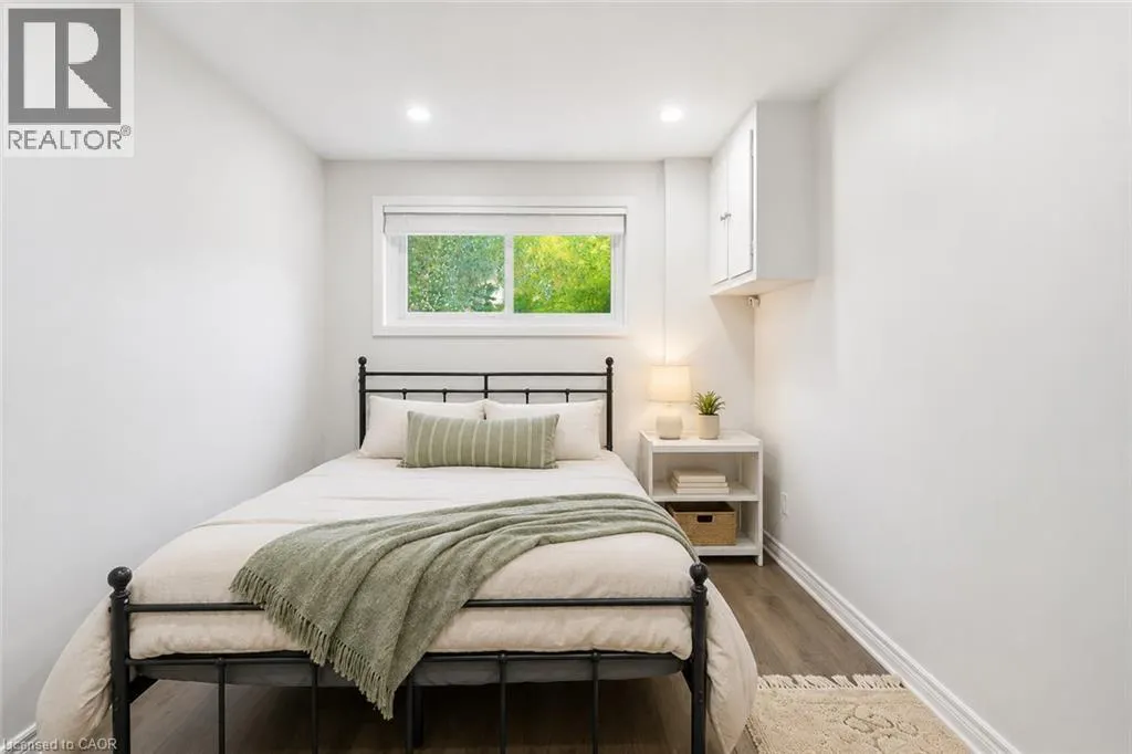 6562 GLENGATE Street Unit# Upper #Upper