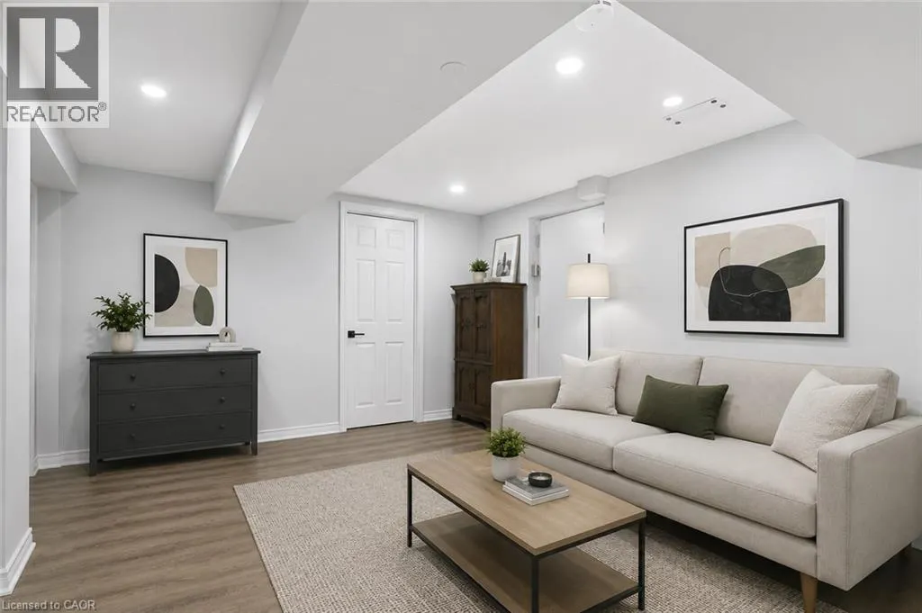 6562 GLENGATE Street Unit# Upper #Upper