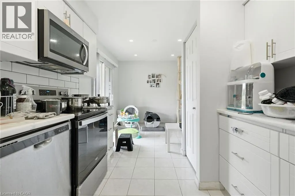 6562 GLENGATE Street Unit# Upper #Upper