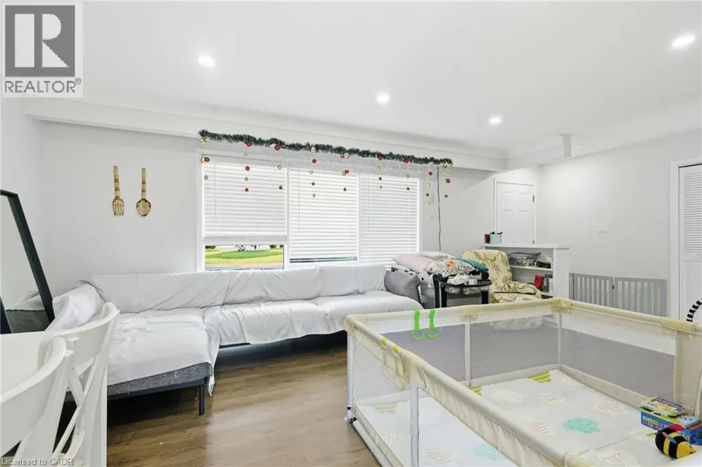 6562 GLENGATE Street Unit# Upper #Upper