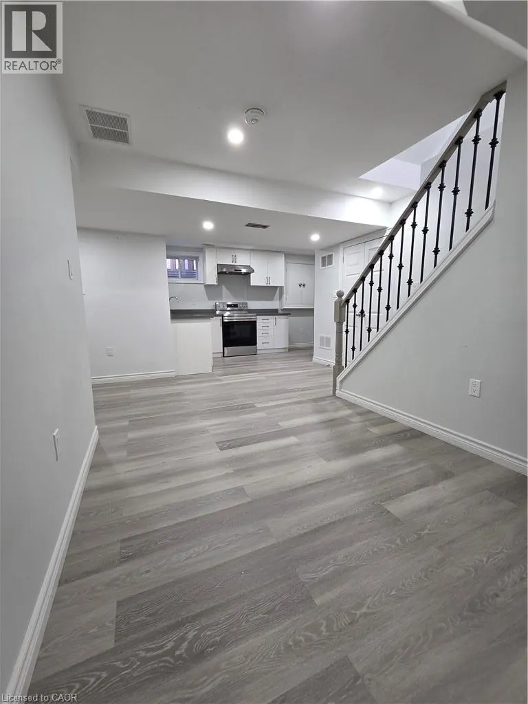 264 HOLBEACH Court Unit# LOWER #LOWER