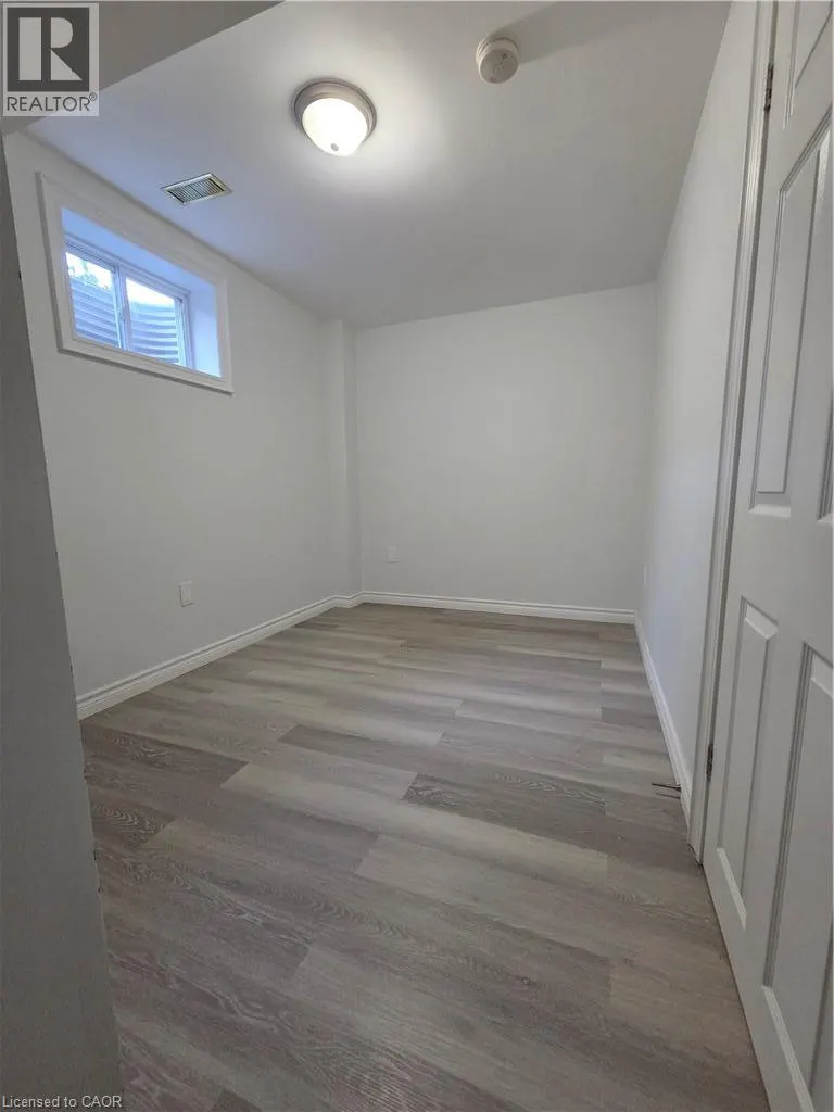 264 HOLBEACH Court Unit# LOWER #LOWER