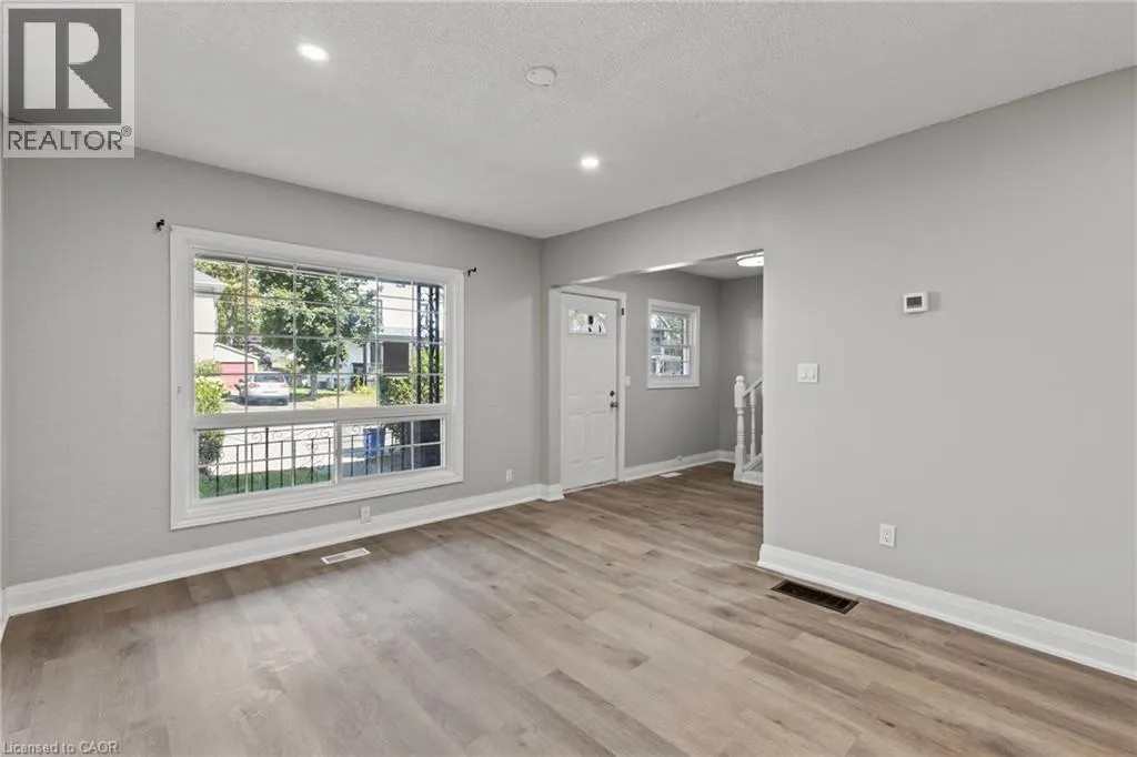 15 MCCORMICK Street Unit# Upper #Upper