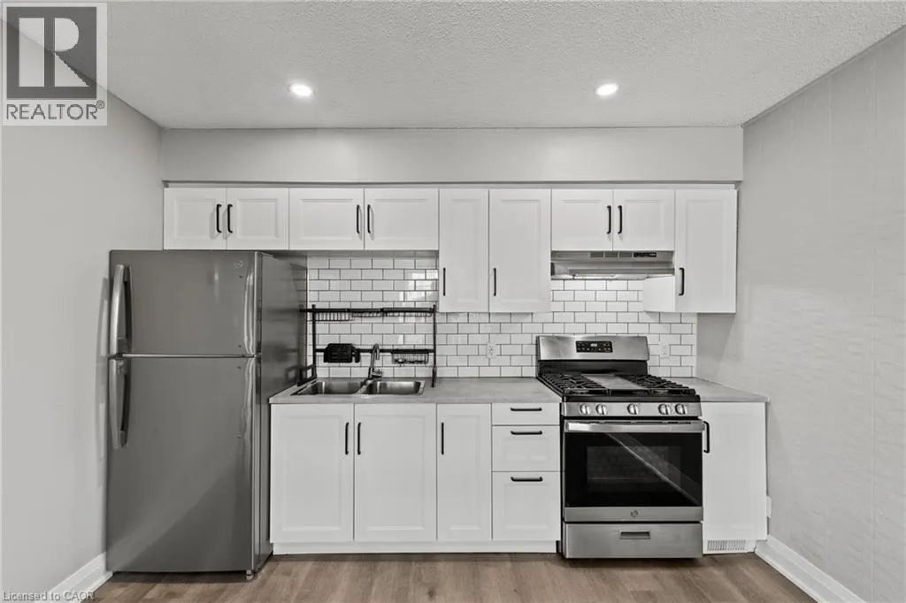 15 MCCORMICK Street Unit# Upper #Upper
