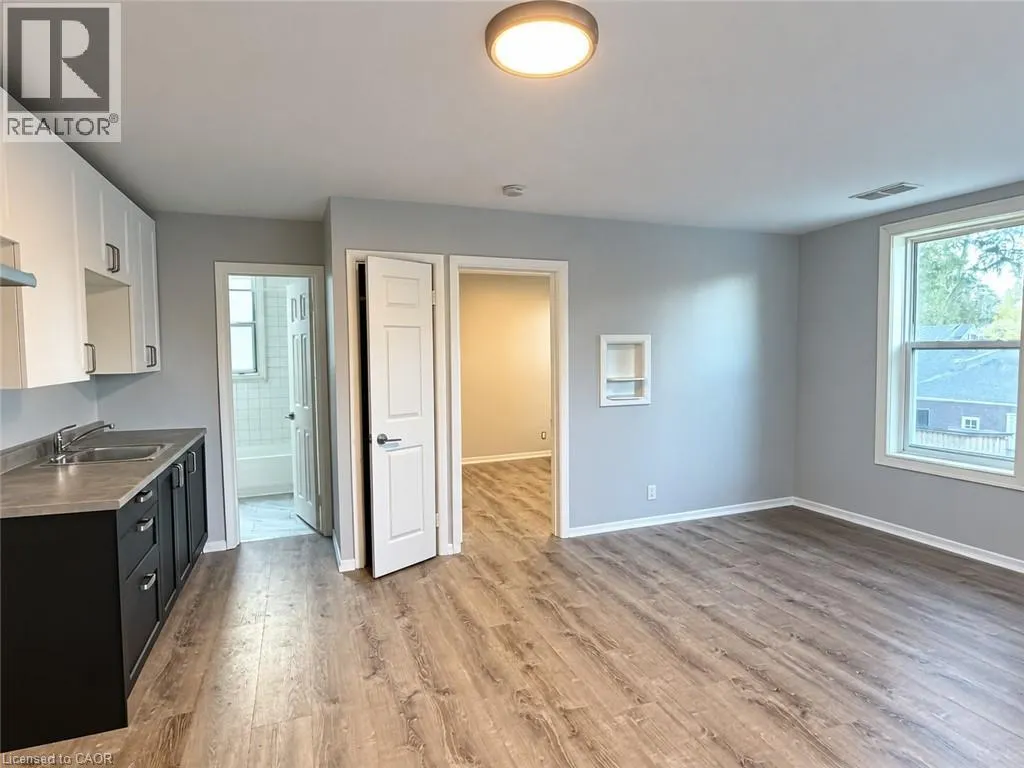 206-212 QUEENSTON Road Unit# 8 #8