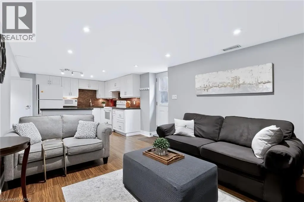 4248 DUNVEGAN Road
