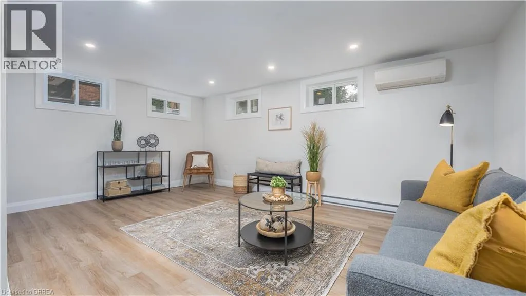 75 HENDERSON Avenue
