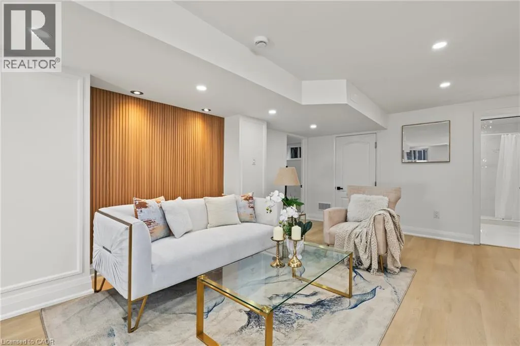 98 WISE Crescent