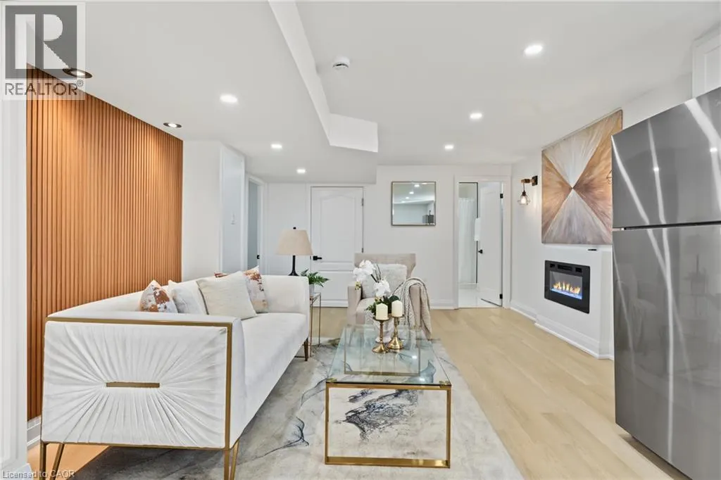 98 WISE Crescent