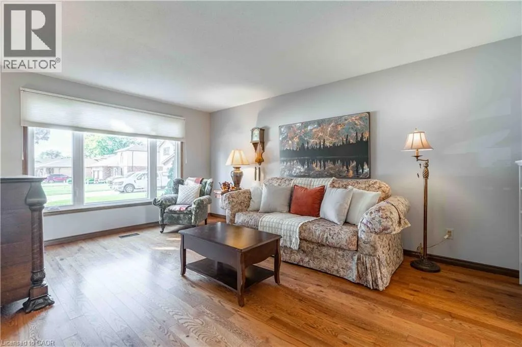 15 CLARE INNIS Court