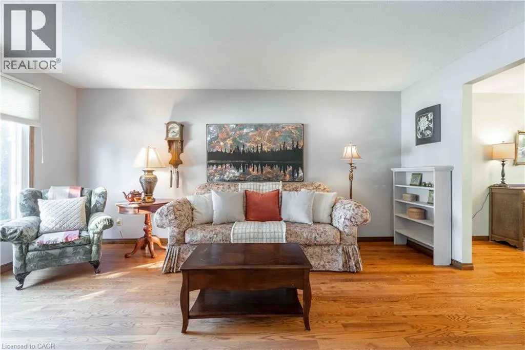 15 CLARE INNIS Court