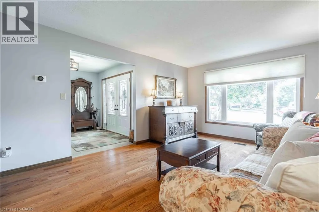 15 CLARE INNIS Court