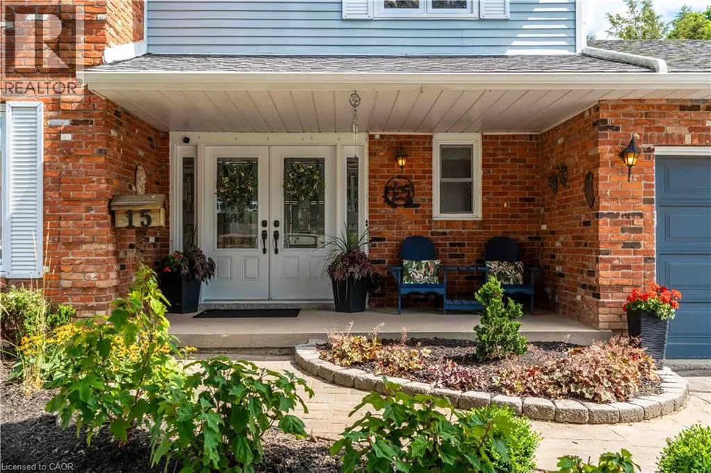 15 CLARE INNIS Court