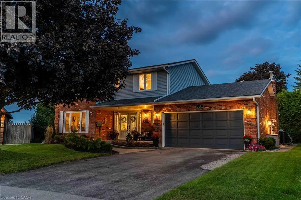 15 CLARE INNIS Court