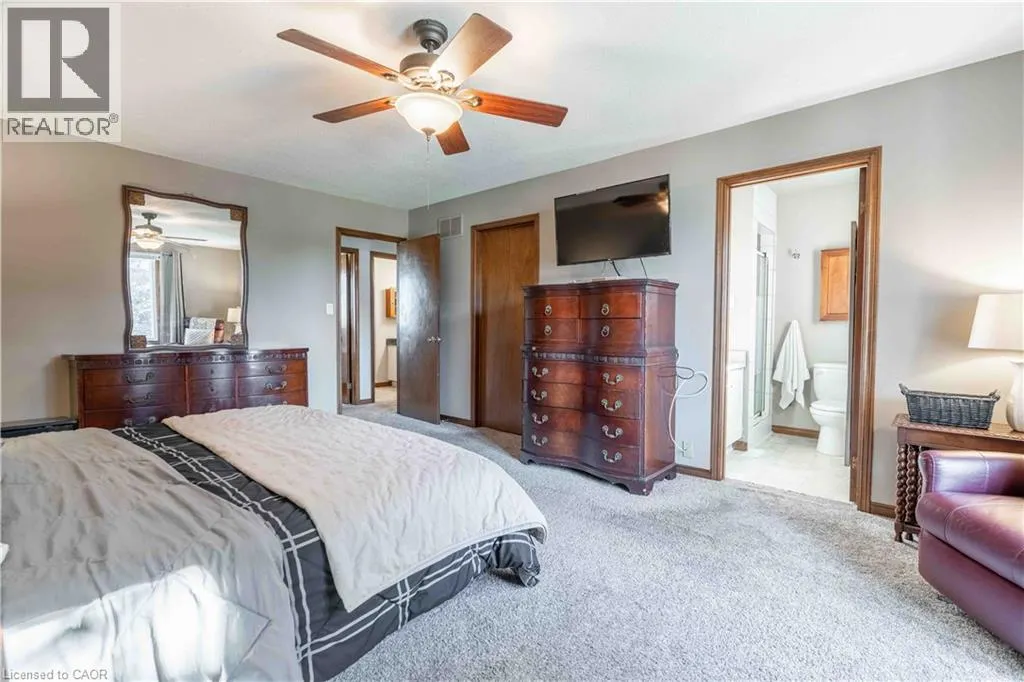 15 CLARE INNIS Court