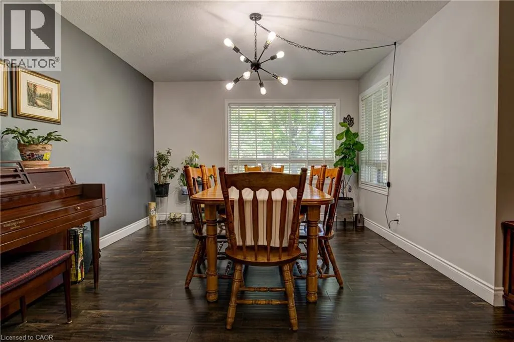 3 OAKWOOD Avenue