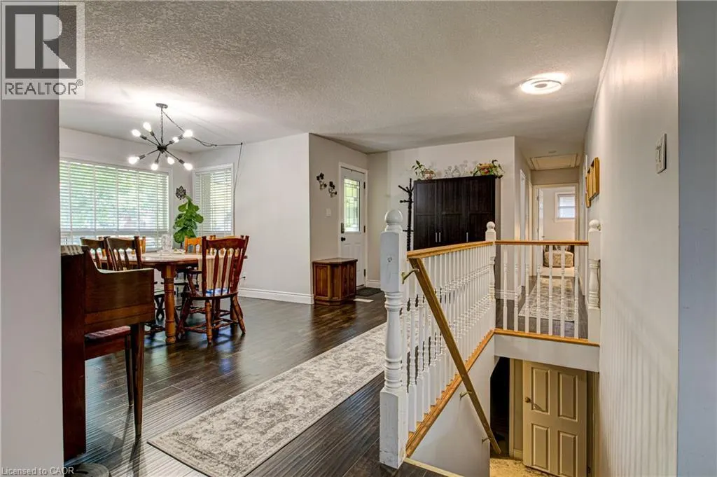 3 OAKWOOD Avenue