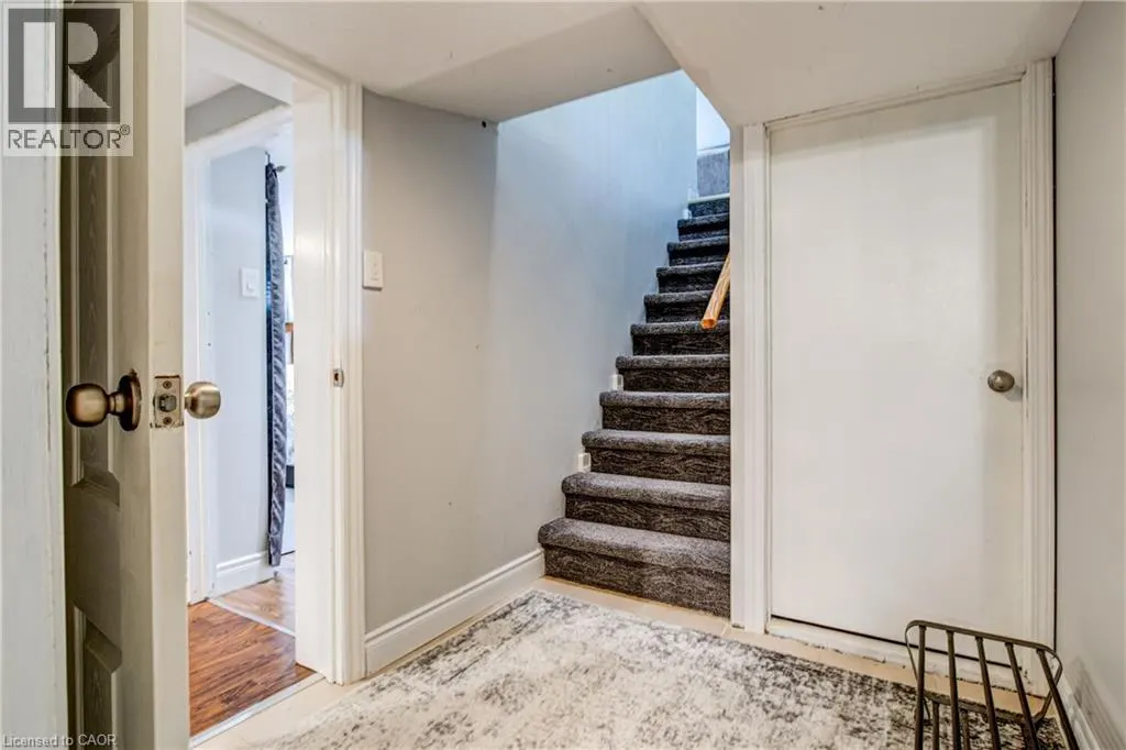 3 OAKWOOD Avenue