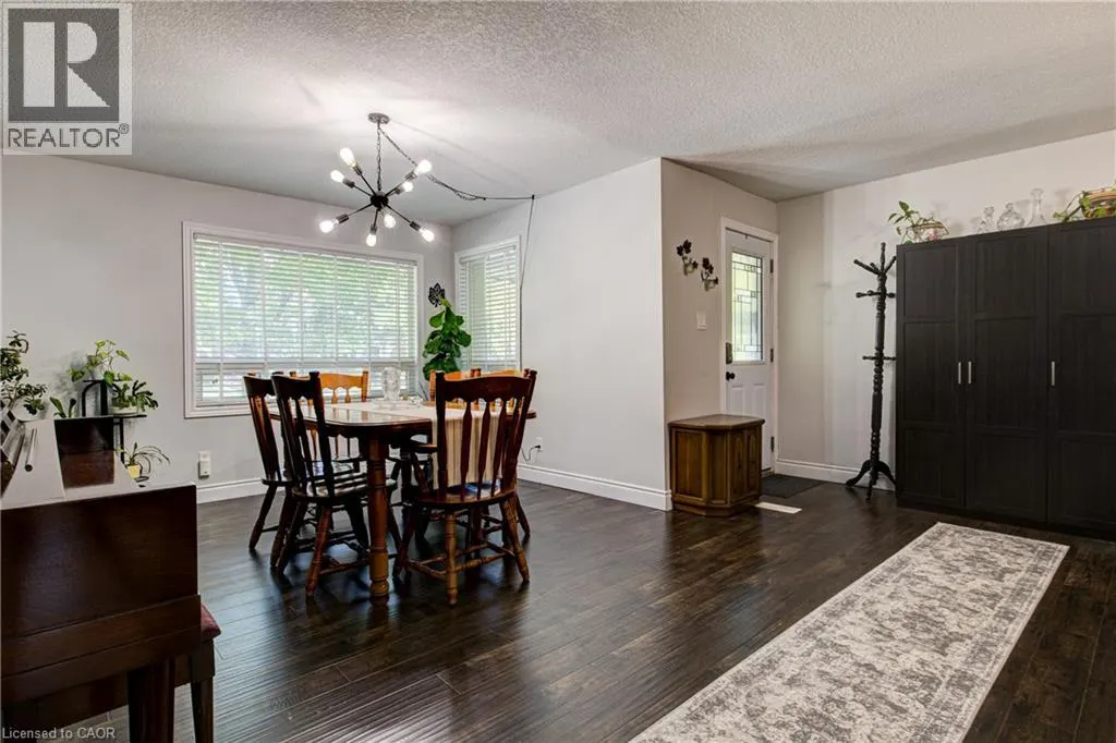 3 OAKWOOD Avenue