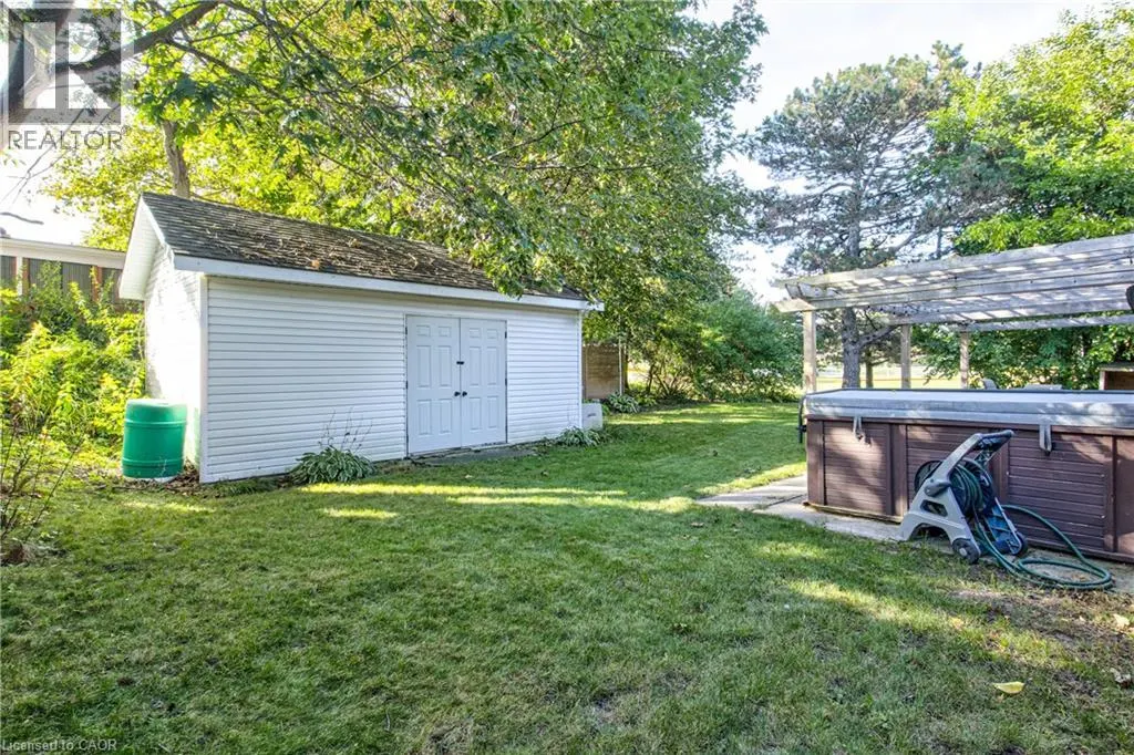 3 OAKWOOD Avenue