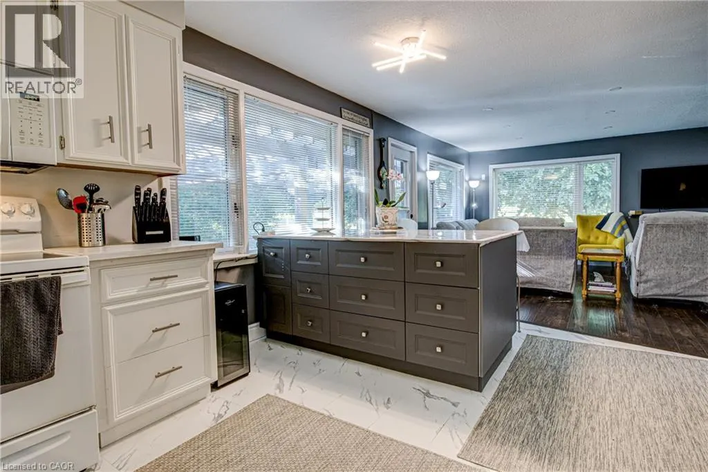 3 OAKWOOD Avenue