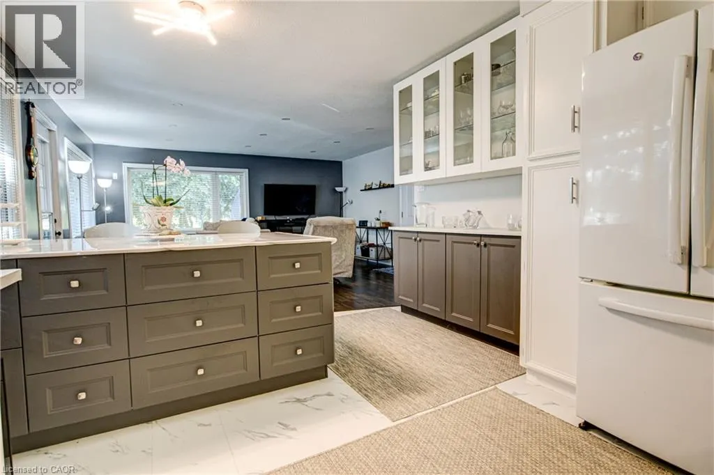 3 OAKWOOD Avenue