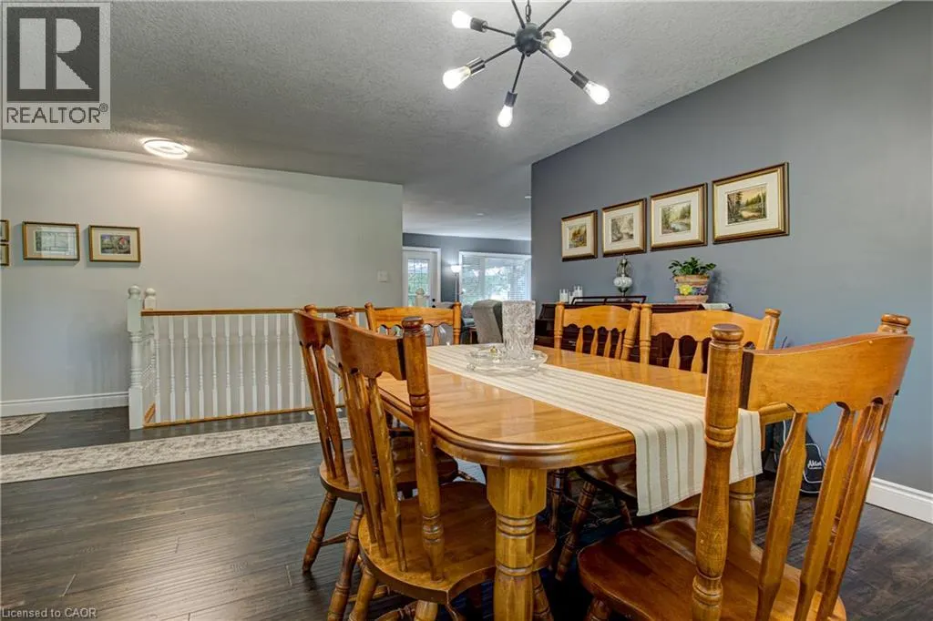 3 OAKWOOD Avenue
