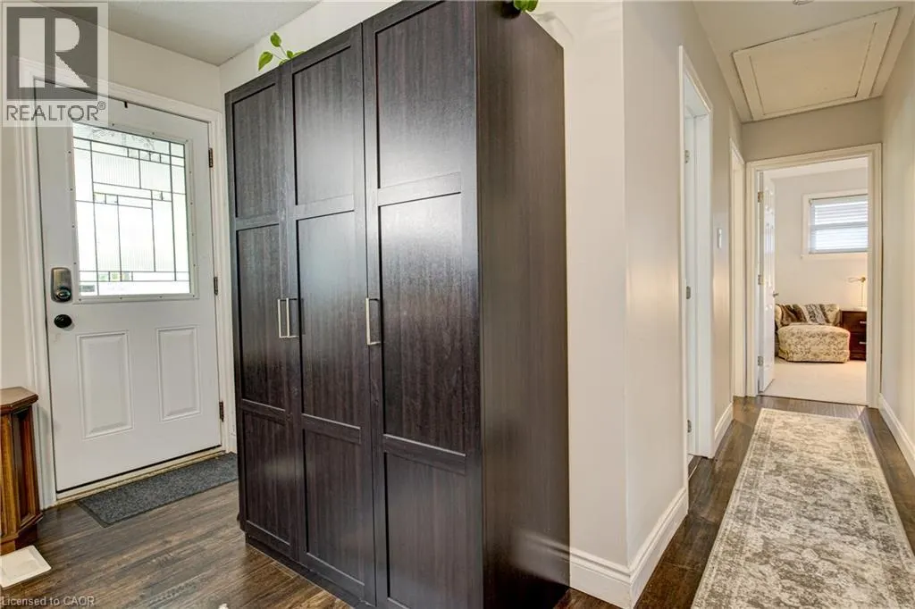3 OAKWOOD Avenue