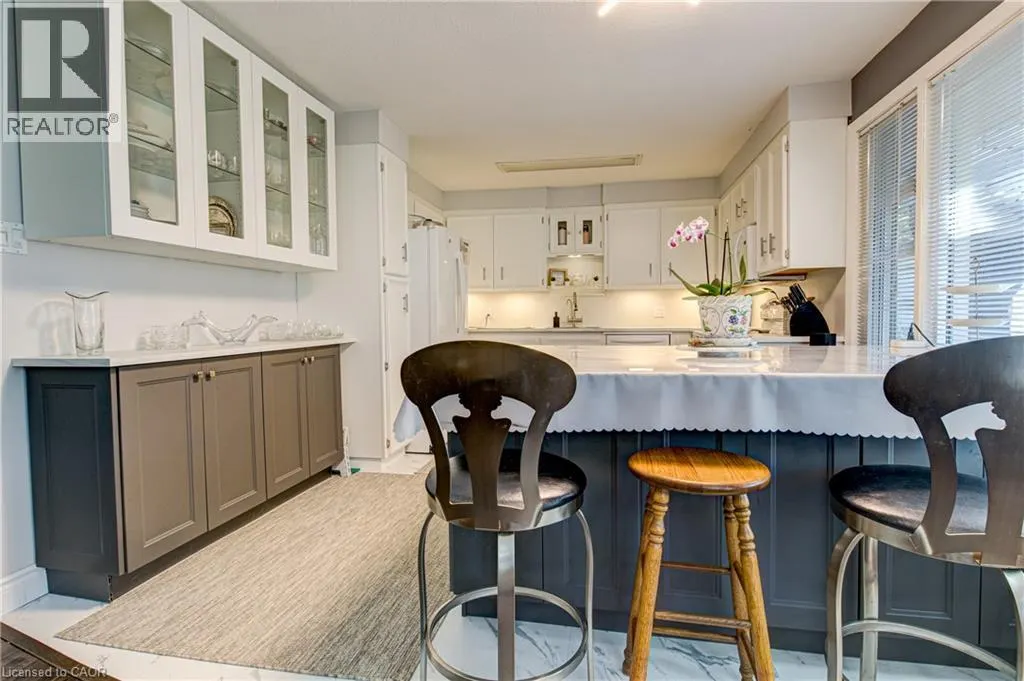 3 OAKWOOD Avenue
