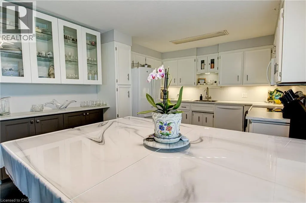 3 OAKWOOD Avenue