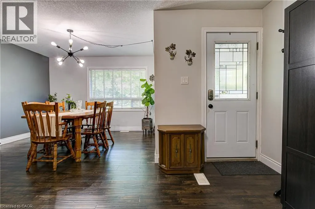 3 OAKWOOD Avenue
