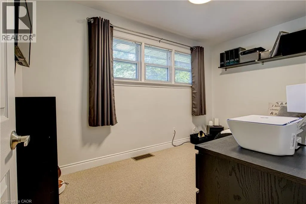 3 OAKWOOD Avenue