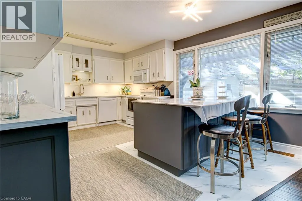 3 OAKWOOD Avenue