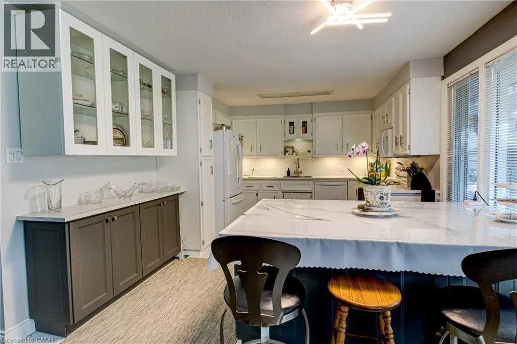 3 OAKWOOD Avenue