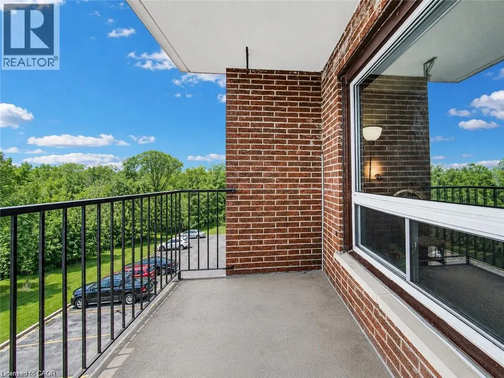 4 AVALON Place Unit# 303 #303