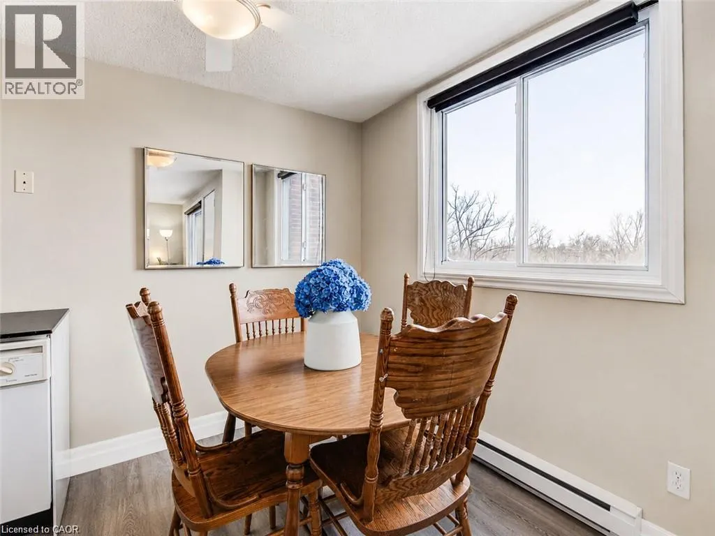 4 AVALON Place Unit# 303 #303