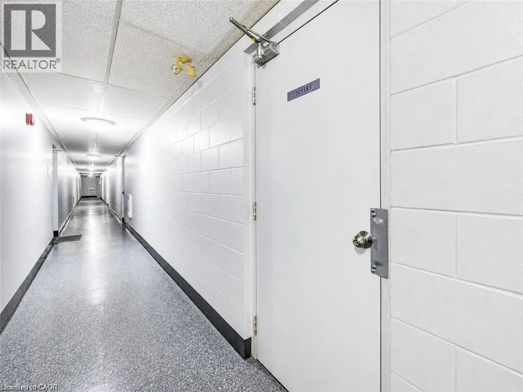 4 AVALON Place Unit# 303 #303