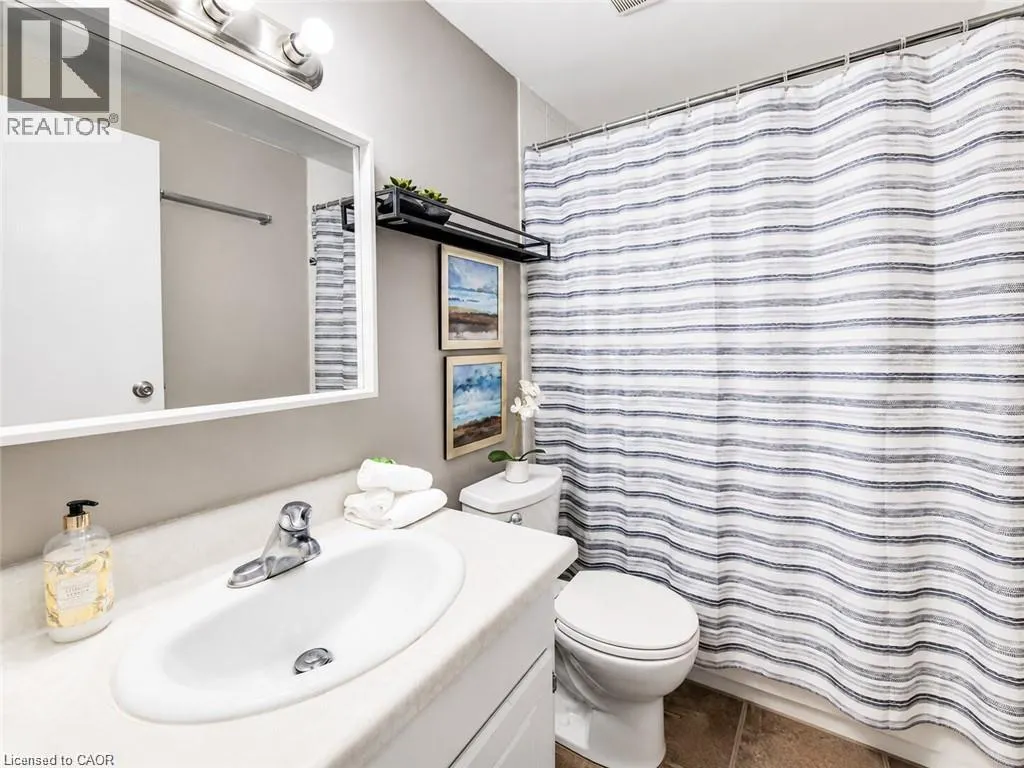 4 AVALON Place Unit# 303 #303