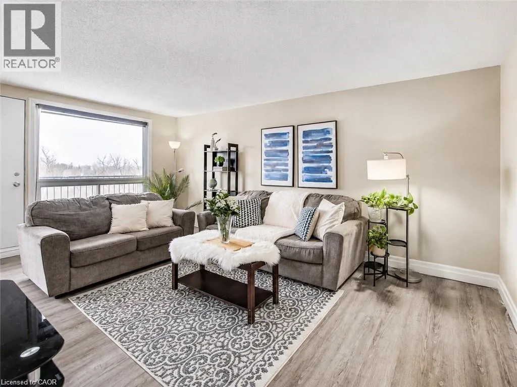 4 AVALON Place Unit# 303 #303