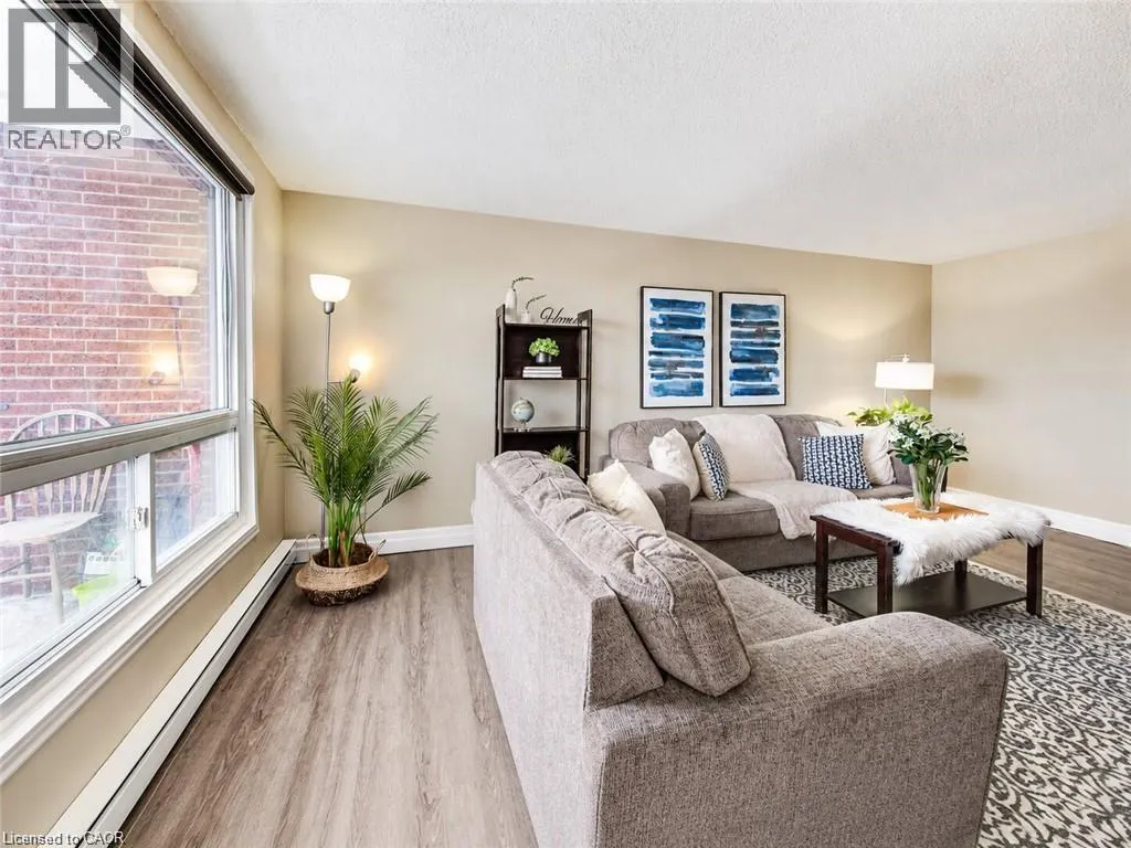 4 AVALON Place Unit# 303 #303