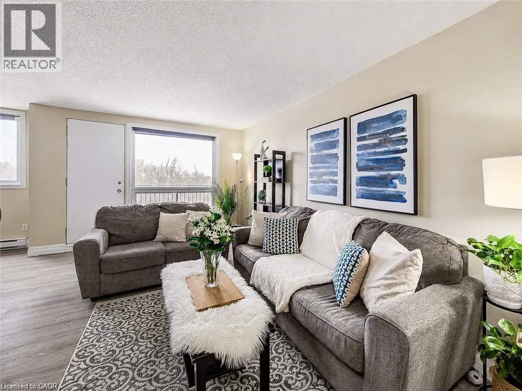 4 AVALON Place Unit# 303 #303