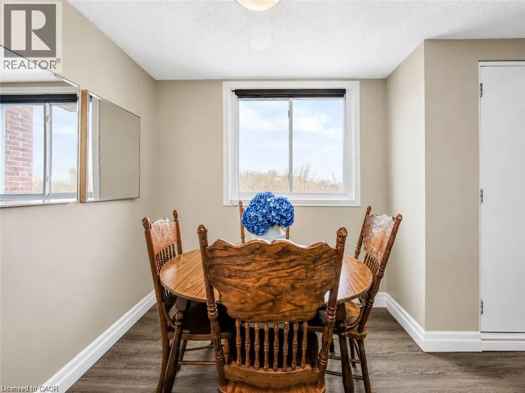 4 AVALON Place Unit# 303 #303