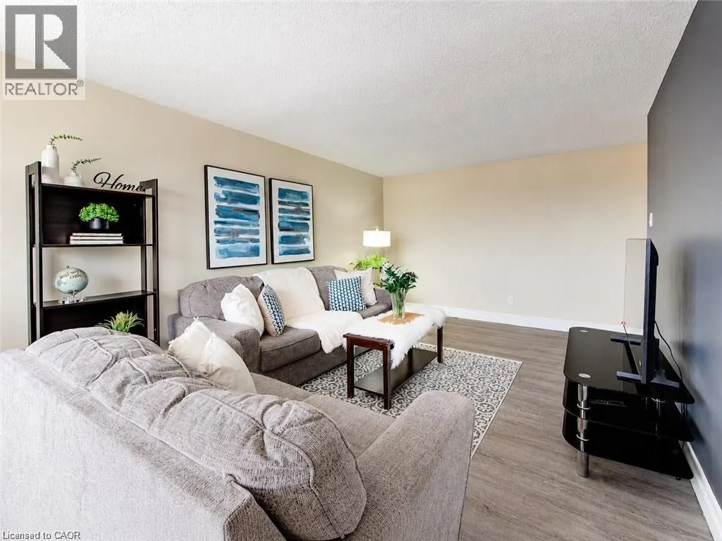 4 AVALON Place Unit# 303 #303