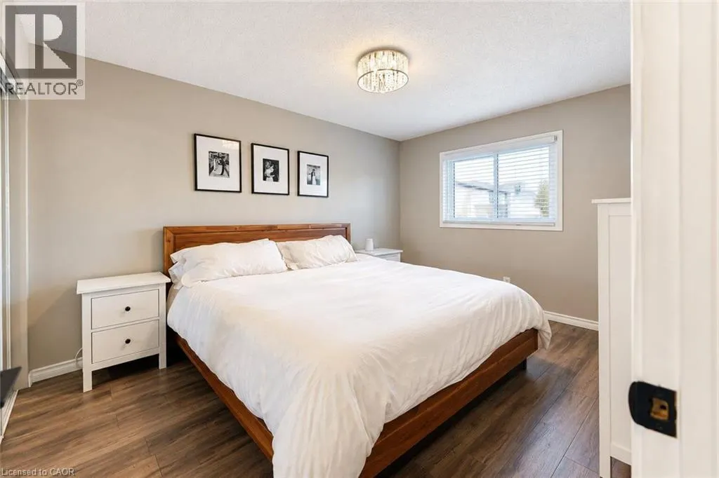6 SANDRA Crescent