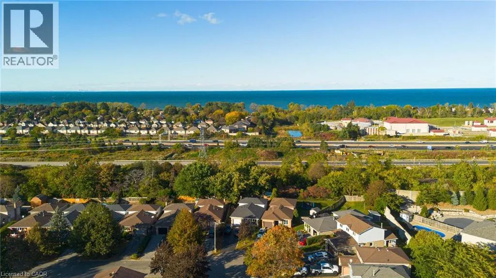 6 SANDRA Crescent