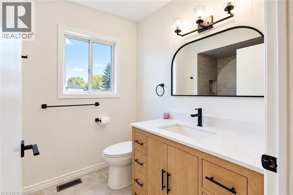 6 SANDRA Crescent